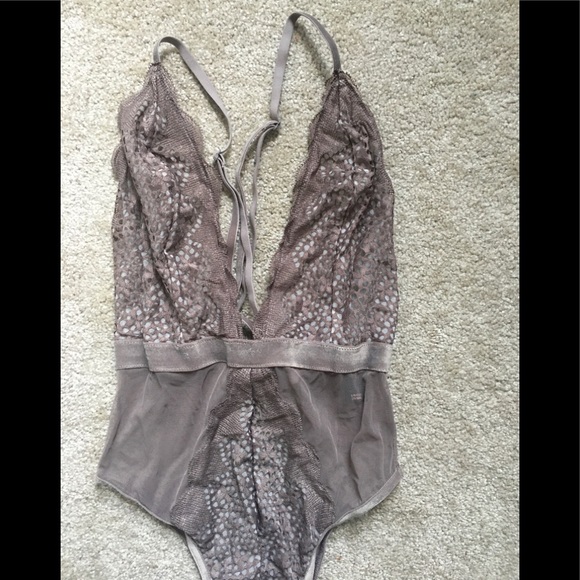 Victoria’s Secret lace bodysuit, size small - Picture 2 of 5